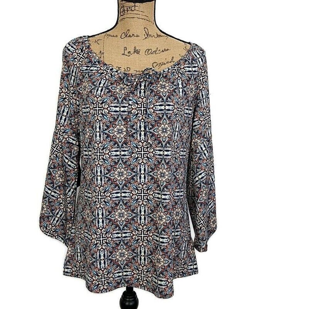 💥5/$25 Tacera Womens sz S Top Blue Geometric Bell Sleeve Wide Neck‎